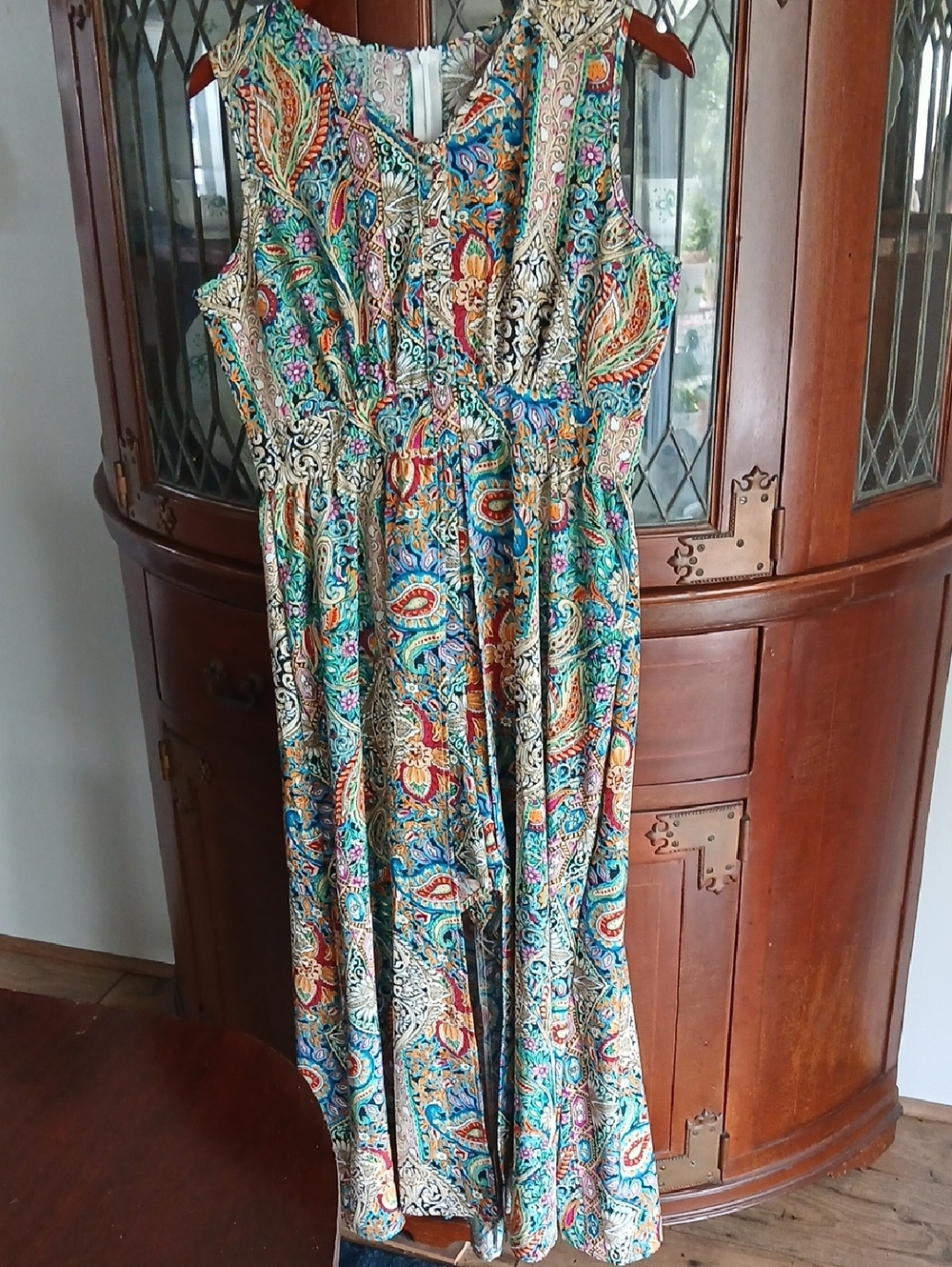 Sleeveless Paisley Maxi Dress in Multicolor